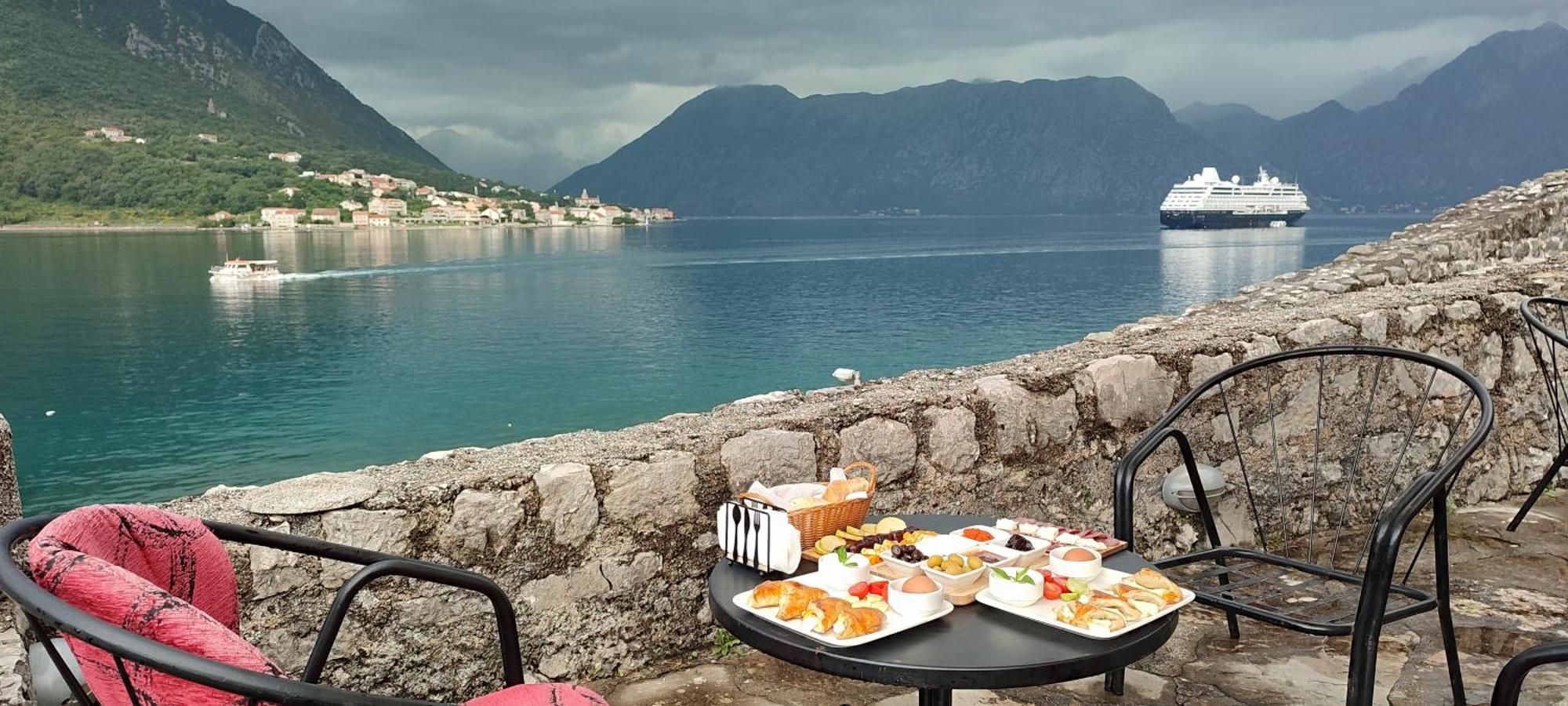 Villa Kamena Kotor Exterior photo
